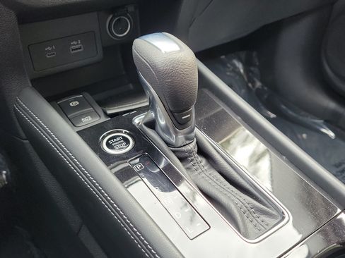 Certified 2022 Nissan Kicks SV FWD image 30
