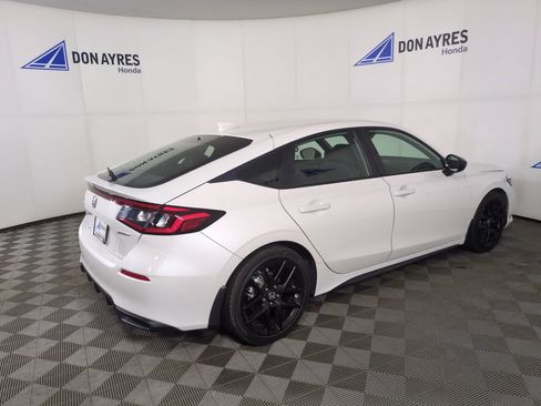 Certified 2025 Honda Civic Sport image 9