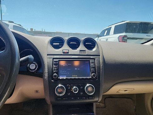 Used 2011 Nissan Altima 3.5 SR w/ 3.5SR Premium Pkg FWD image 12
