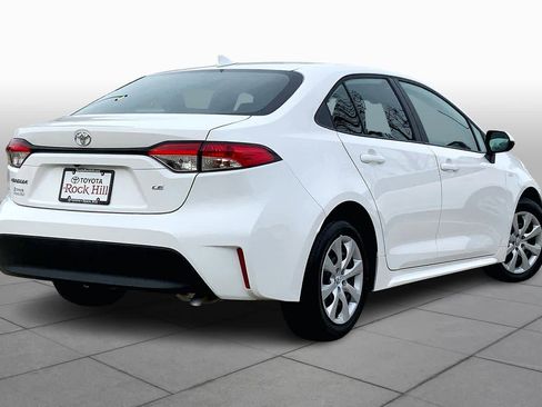 Used 2025 Toyota Corolla LE image 12