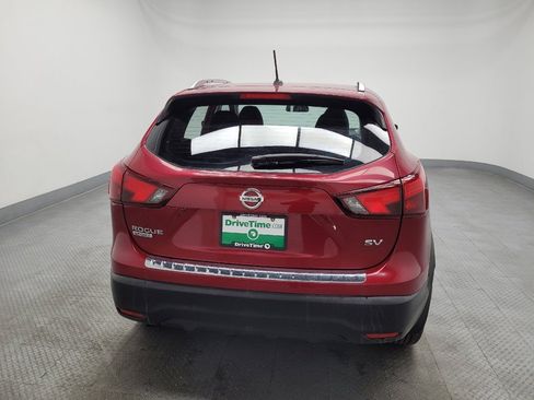 Used 2018 Nissan Rogue Sport SV image 7