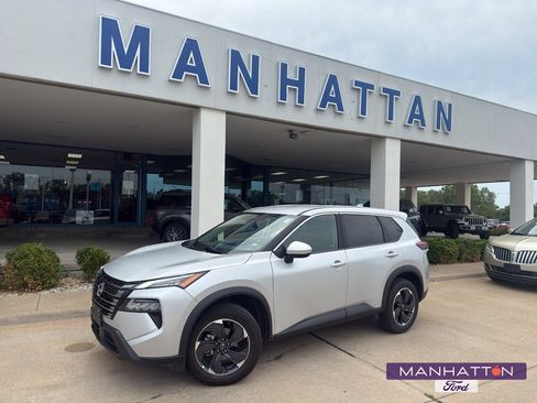 Used 2024 Nissan Rogue SV AWD/4WD image 1