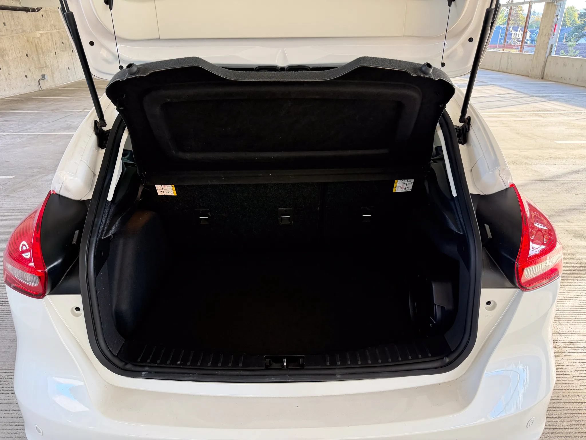 Used 2018 Ford Focus Titanium FWD image 21