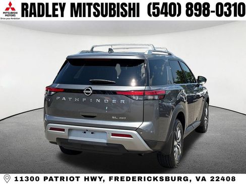 Used 2023 Nissan Pathfinder SL AWD/4WD image 19