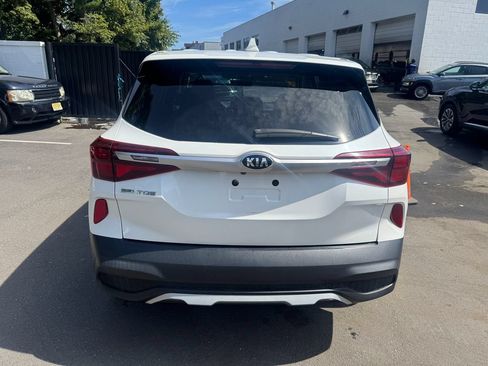 Used 2021 Kia Seltos LX AWD/4WD image 5