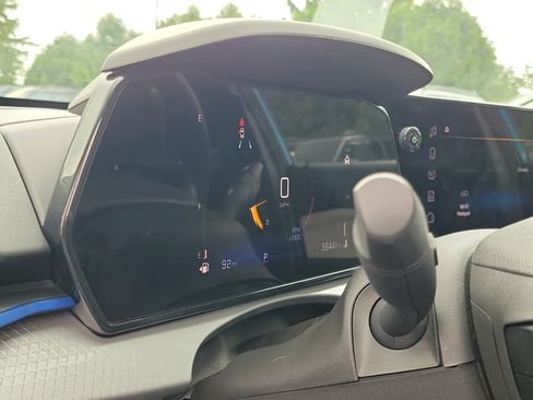 Used 2025 Chevrolet Trax LT FWD image 20