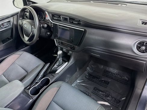 Used 2019 Toyota Corolla LE image 29