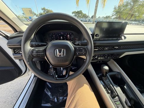 Used 2023 Honda Accord EX image 12