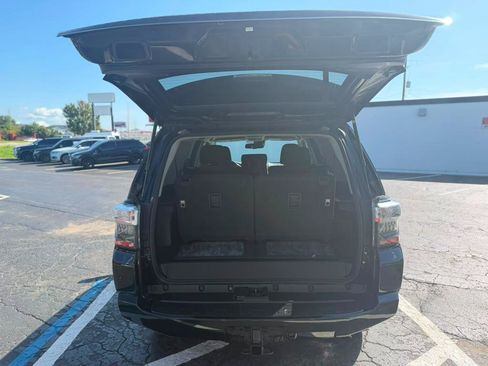 Used 2020 Toyota 4Runner SR5 RWD image 7