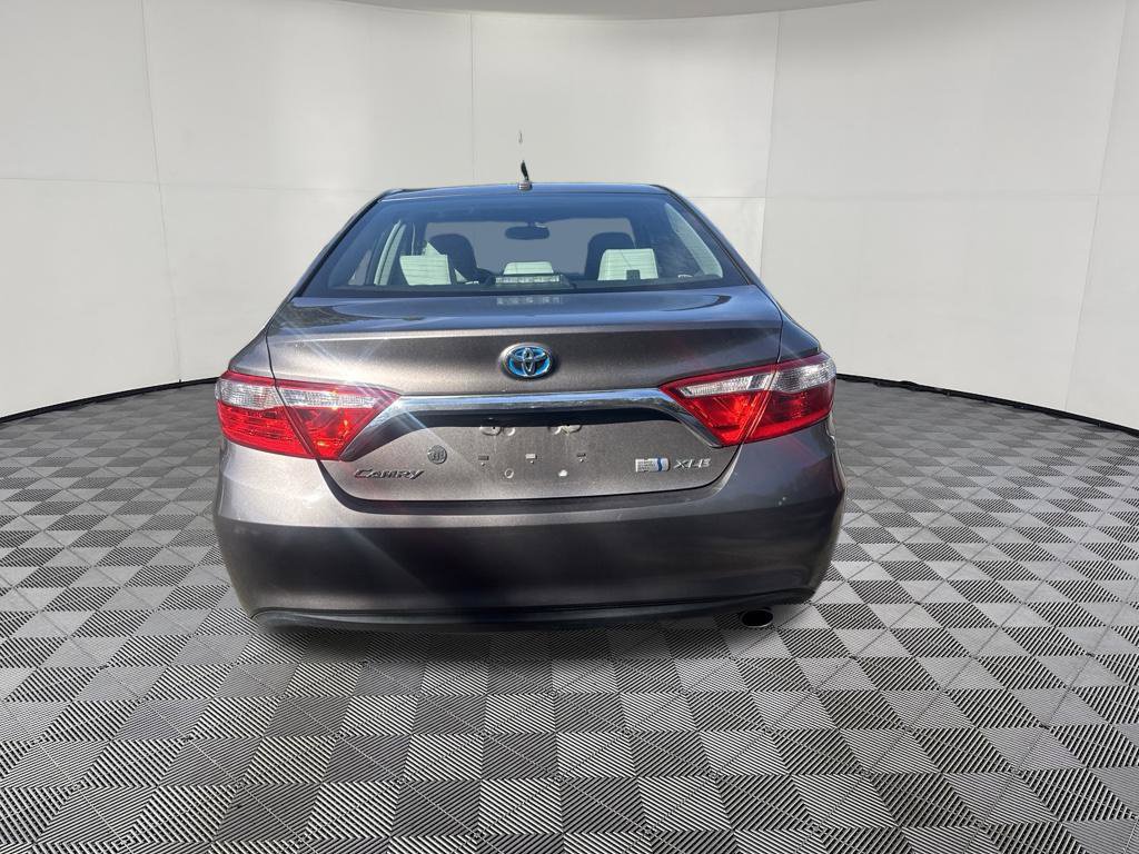 Used 2015 Toyota Camry XLE w/ Moonroof Package FWD image 11