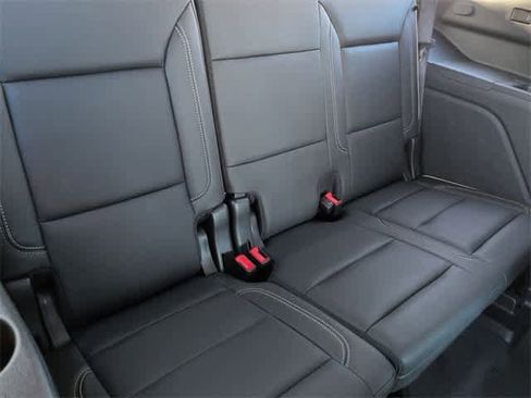 Used 2021 GMC Yukon SLT w/ SLT Luxury Package image 23