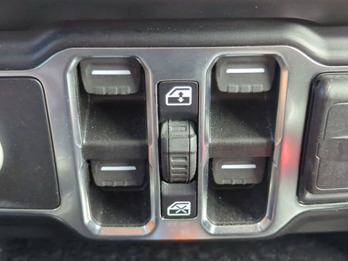 Certified 2021 Jeep Gladiator Sport AWD/4WD image 27