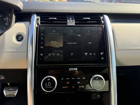 Used 2021 Land Rover Discovery S R-Dynamic image 21