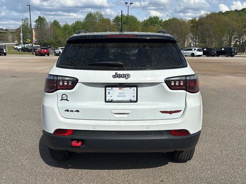 Used 2023 Jeep Compass Trailhawk w/ Trailhawk Convenience Group image 4