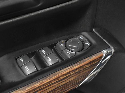 Used 2019 Chevrolet Silverado 1500 High Country w/ High Country Premium Package AWD/4WD image 13