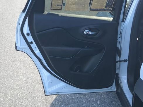 Used 2021 Jeep Cherokee Trailhawk w/ Premium Leather Package image 29