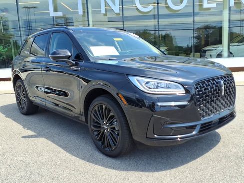 Certified 2025 Lincoln Corsair Reserve w/ Equipment Group 202A AWD/4WD image 1