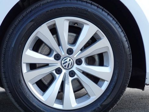 Used 2015 Volkswagen Golf TDI S FWD image 48
