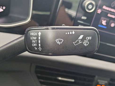 Certified 2025 Volkswagen Jetta Sport FWD image 28