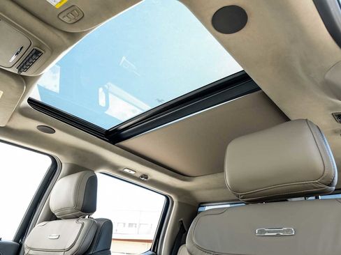 Used 2025 Ford F450 Platinum w/ Platinum Plus Package image 5