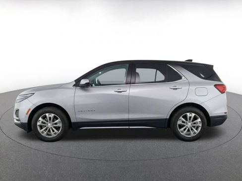Used 2025 Chevrolet Equinox LT FWD image 4