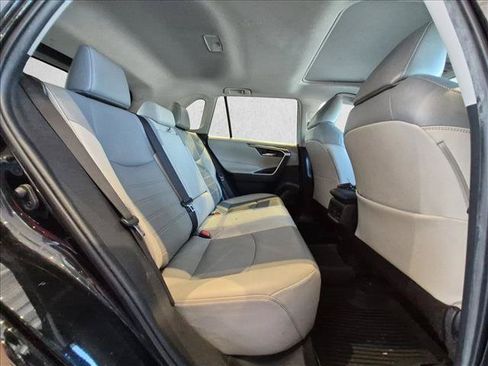 Used 2021 Toyota RAV4 XLE Premium AWD/4WD image 20