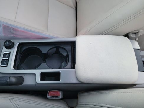 Used 2008 Volvo C70 T5 image 29