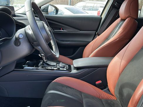 Certified 2025 MAZDA CX-30 Carbon image 10