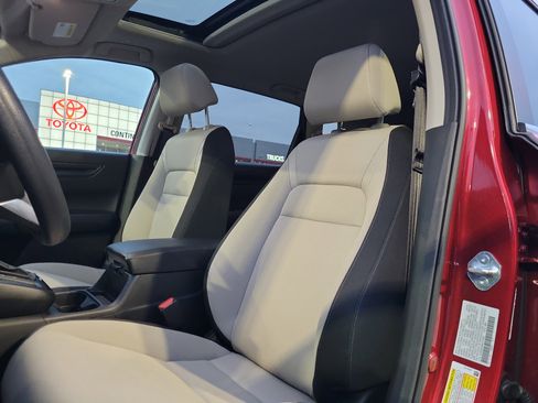 Used 2024 Honda CR-V EX image 17