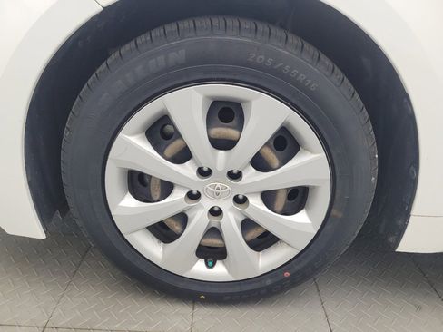 Used 2022 Toyota Corolla LE FWD image 31