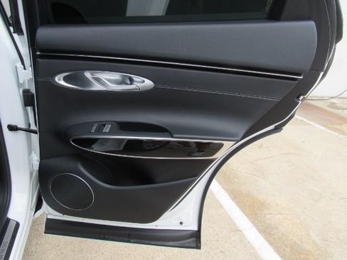 Used 2022 Genesis GV70 2.5T AWD/4WD image 23