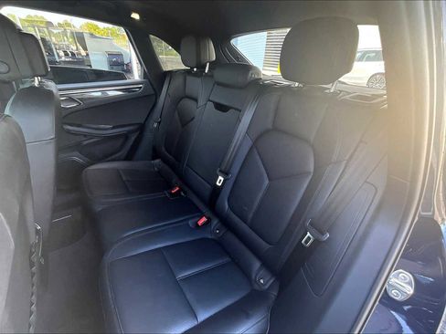 Used 2023 Porsche Macan T image 22