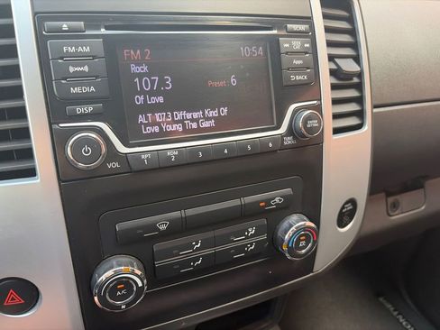 Used 2015 Nissan Frontier SV RWD image 10