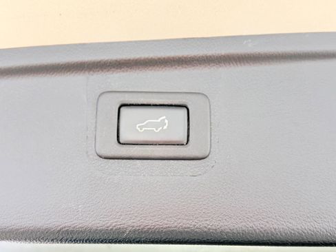 Used 2017 Subaru Outback 2.5i Limited image 38