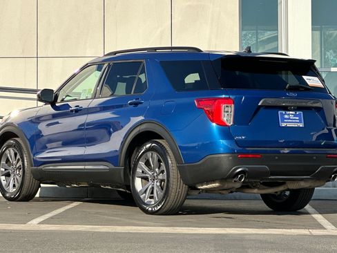 Certified 2022 Ford Explorer XLT w/ Equipment Group 202A image 5