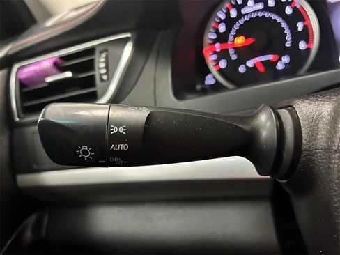 Used 2017 Toyota Camry SE image 14