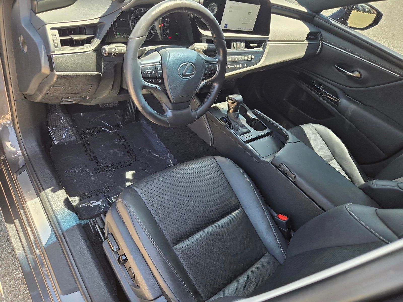 Used 2024 Lexus ES 300h w/ Premium Package FWD image 17