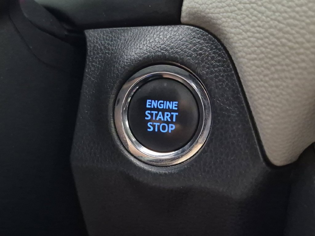 Used 2022 Toyota RAV4 XLE Premium FWD image 27