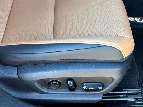 Used 2024 Lexus ES 350 w/ Premium Package image 48