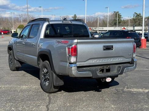 Certified 2023 Toyota Tacoma TRD Off-Road AWD/4WD image 3