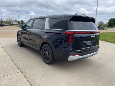 New 2026 Kia Carnival FWD image 7