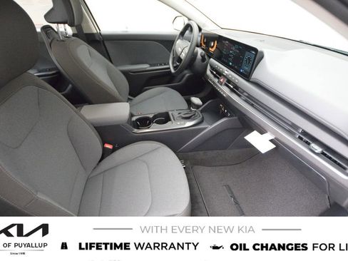 New 2025 Kia K4 LXS image 16