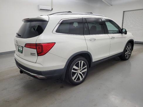 Used 2018 Honda Pilot Touring image 10