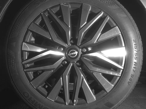 Used 2025 Nissan Altima 2.5 SV image 14