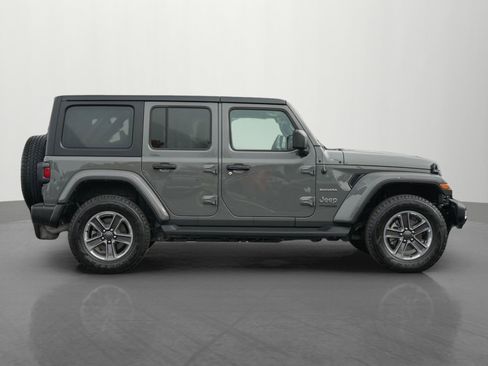 Used 2022 Jeep Wrangler Unlimited Sahara w/ Cold Weather Group image 8
