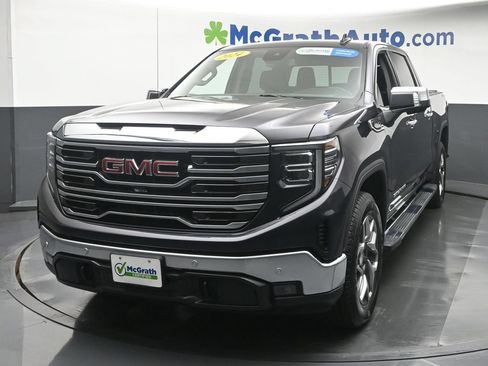 Used 2024 GMC Sierra 1500 SLT w/ SLT Premium Plus Package AWD/4WD image 21