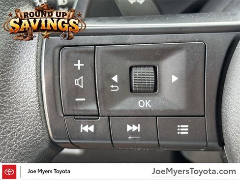 Used 2024 Nissan Rogue SV image 24