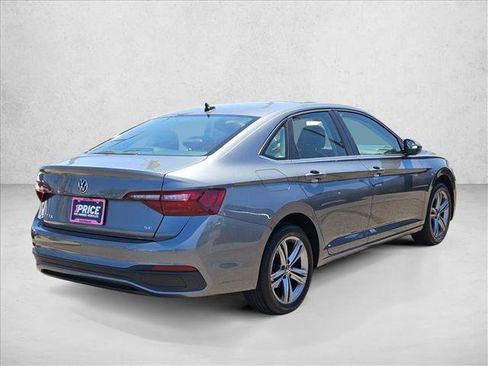 Used 2024 Volkswagen Jetta SE FWD image 5