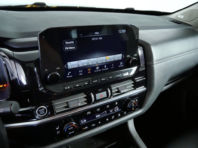 Used 2023 Nissan Pathfinder Platinum AWD/4WD image 21