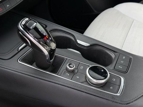 Used 2025 Cadillac XT4 Sport image 21